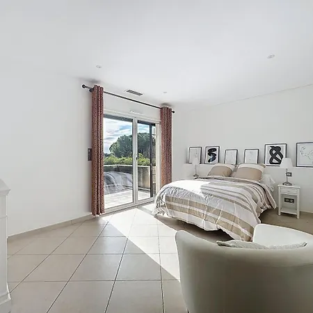 Calma, Confort, Piscine & Jacuzzi Teyran